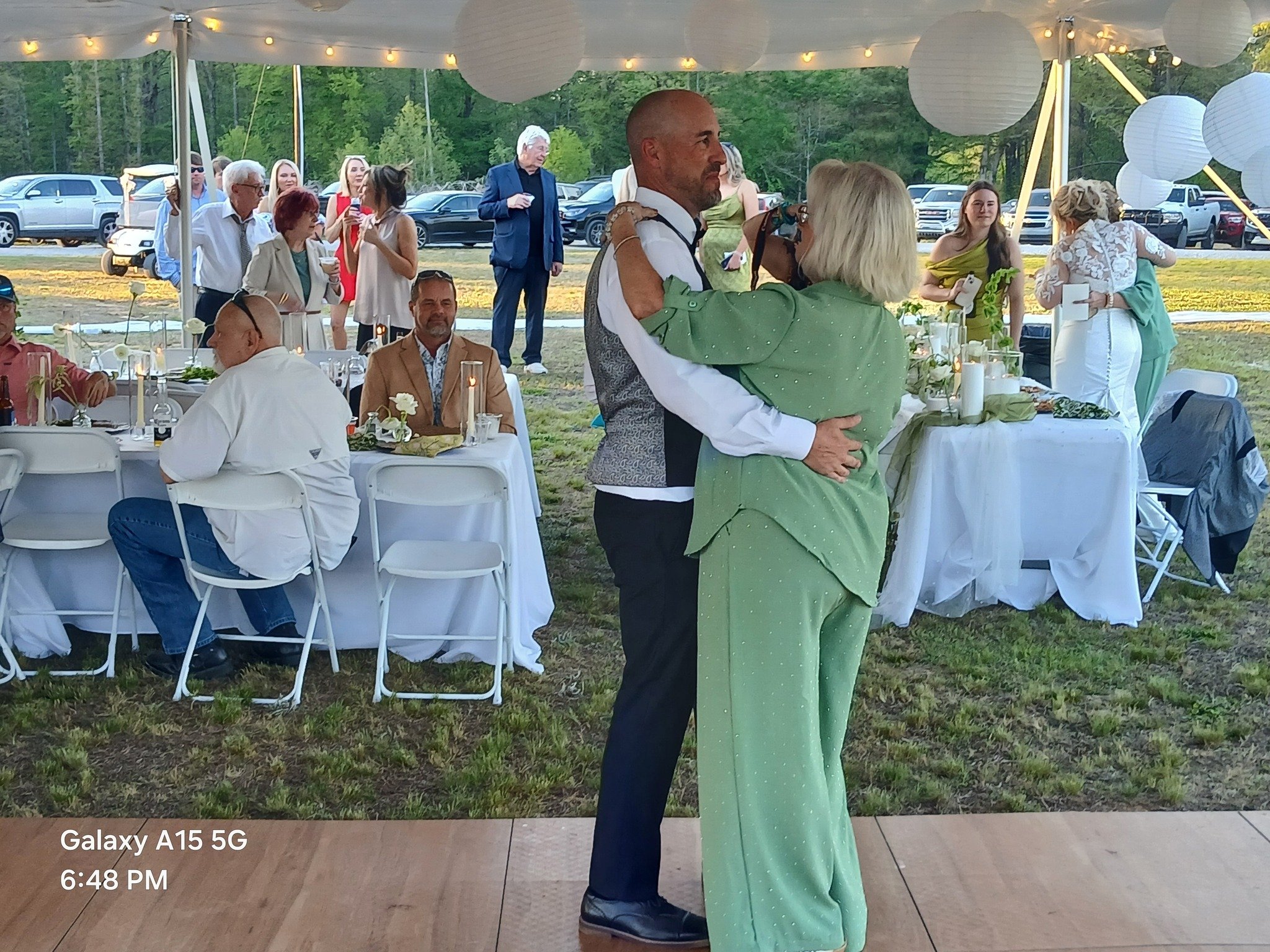 Jason & Jordan Yant Wedding - First Dance Outdoor